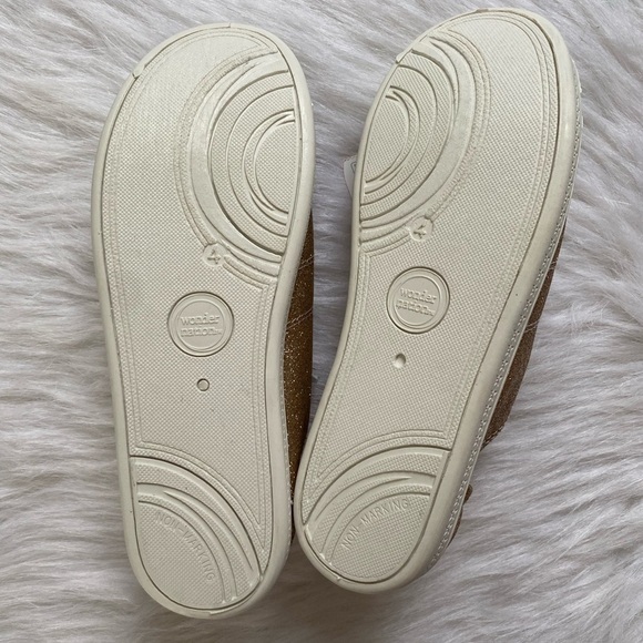 Wonder Nation Shoes Girls Size 4 Gold Sparkly Slip On Stretchy Back - Picture 4 of 6
